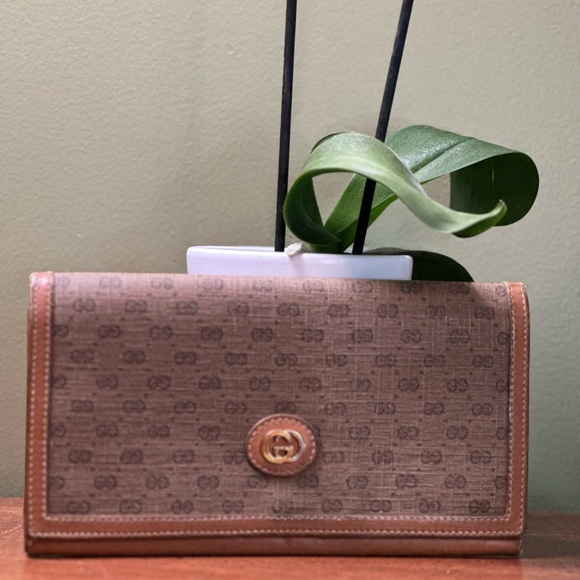 Gucci Handbags - ❌SOLD❌ GUCCI micro GG vintage coated canvas & leather bifold long wallet classic